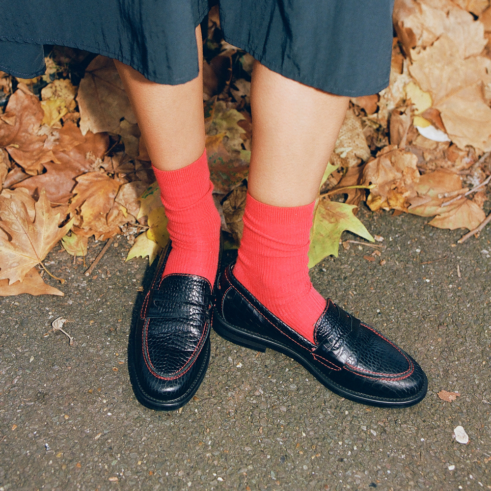 Peachy Den Black Croc Loafer Women s DUKE DEXTER