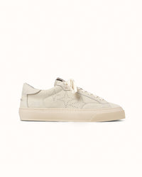 Plus Court Vintage White Sneaker - Women's